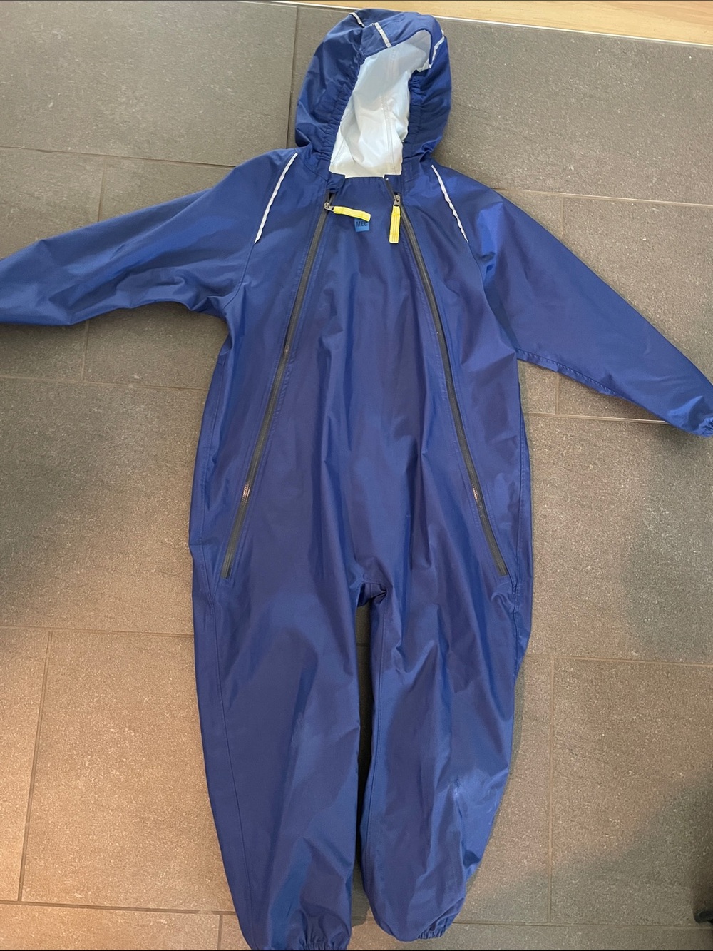 🍀Sale 4/$20 MEC sz 5 Newt suit